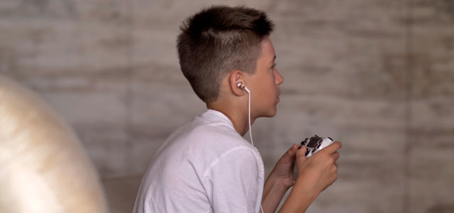 Addio al cyberbullismo grazie all’AI: il nuovo brevetto Sony per la PS5