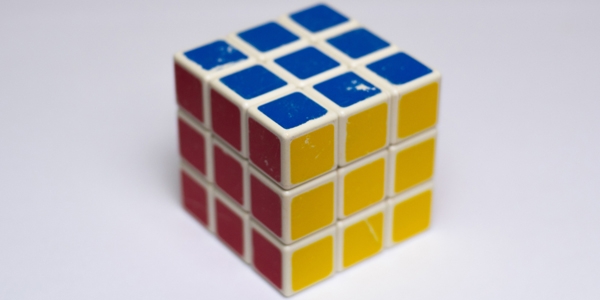 Alla ricerca della tridimensionalità: la saga del cubo di Rubik