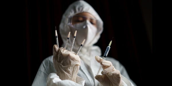 Bayer riaccende la guerra dei brevetti sui vaccini mRNA: quando l’innovazione “agricola” diventa arma strategica nel biotech